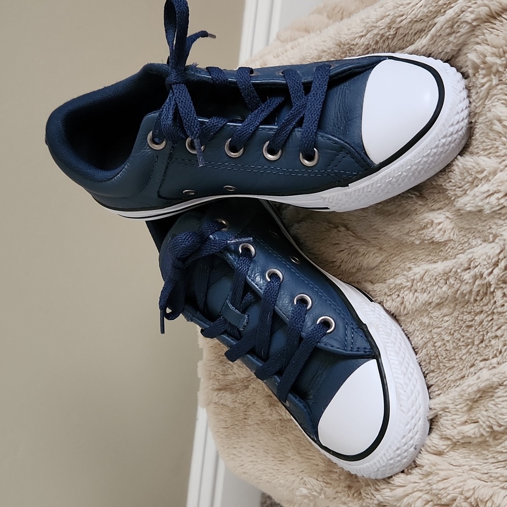 Converse Navy Leather All Stars 151054C - 6 Women's